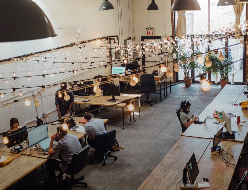 โคเวิร์คกิ้งสเปซสมัยใหม่ในกรุงเทพฯ